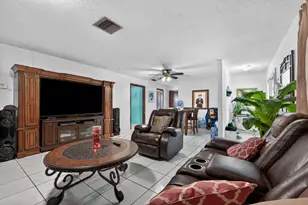 817 NE 20th St, Belle Glade, FL 33430 - Photo 7