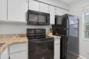 2230 N Cypress Bend Dr N, Pompano Beach, FL 33069 - Photo 11