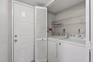 2230 N Cypress Bend Dr N, Pompano Beach, FL 33069 - Photo 25