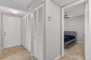 2230 N Cypress Bend Dr N, Pompano Beach, FL 33069 - Photo 27