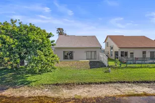 3874 Circle Lake Dr, West Palm Beach, FL 33417 - Photo 29