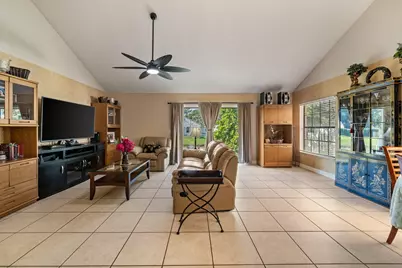 3874 Circle Lake Drive, West Palm Beach, FL 33417 - Photo 15