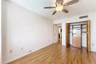 20100 W Country Club Dr, Aventura, FL 33180 - Photo 25