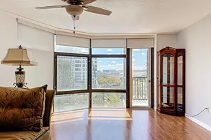 20100 W Country Club Dr, Aventura, FL 33180 - Photo 5