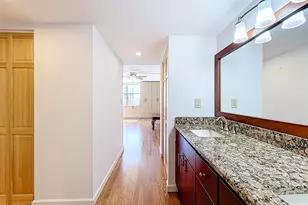 20100 W Country Club Dr, Aventura, FL 33180 - Photo 19