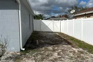 1114 SW Bellevue Ave, Port Saint Lucie, FL 34953 - Photo 17