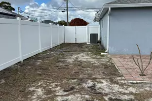 1114 SW Bellevue Ave, Port Saint Lucie, FL 34953 - Photo 19