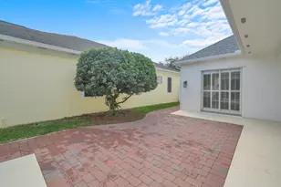 113 Honeysuckle Dr, Jupiter, FL 33458 - Photo 11