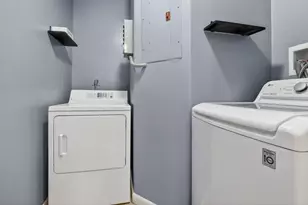 8841 W Sunrise Blvd, Plantation, FL 33322 - Photo 15