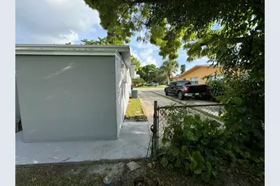 7021 NW 15th #B, Plantation, FL 33313 - Photo 9