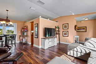 2201 NW 70th Ln, Margate, FL 33063 - Photo 13