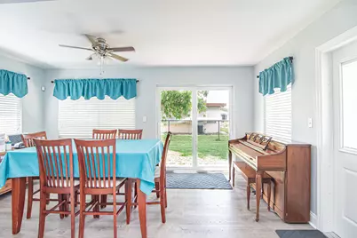 5711 NW 48th Avenue, Tamarac, FL 33319 - Photo 9