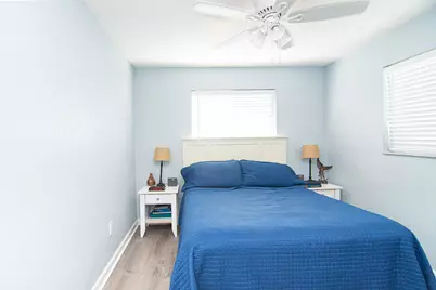 5711 NW 48th Avenue, Tamarac, FL 33319 - Photo 17