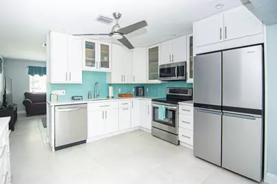 5711 NW 48th Avenue, Tamarac, FL 33319 - Photo 7