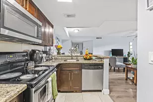 10773 Cleary Blvd, Plantation, FL 33324 - Photo 5