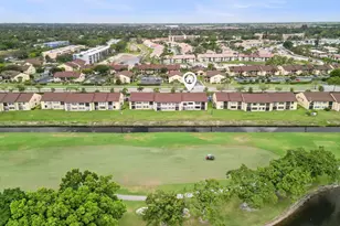 4698 Lucerne Lakes Blvd E, Lake Worth, FL 33467 - Photo 15