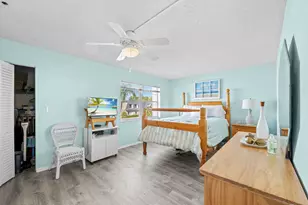 2212 NE 7th St, Hallandale Beach, FL 33009 - Photo 17