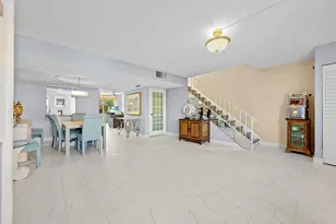 2212 NE 7th St, Hallandale Beach, FL 33009 - Photo 3