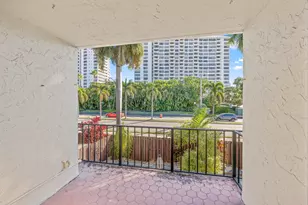 2212 NE 7th St, Hallandale Beach, FL 33009 - Photo 13