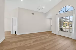 22732 Pickerel Cir, Boca Raton, FL 33428 - Photo 9