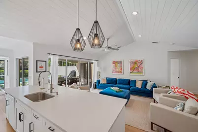 2236 Las Casitas Drive, Wellington, FL 33414 - Photo 3