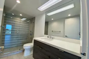 5401 Collins Ave, Miami Beach, FL 33140 - Photo 15