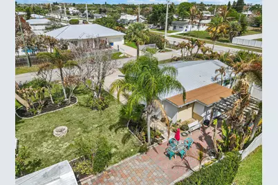 1180 NE Crescent Street, Jensen Beach, FL 34957 - Photo 3