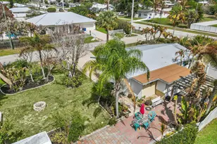 1180 NE Crescent St, Jensen Beach, FL 34957 - Photo 3