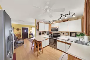 1180 NE Crescent St, Jensen Beach, FL 34957 - Photo 13