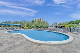 200 Diplomat Pkwy, Hallandale Beach, FL 33009 - Photo 19