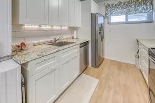 2566 Garden Dr S, Lake Worth Beach, FL 33461 - Photo 5