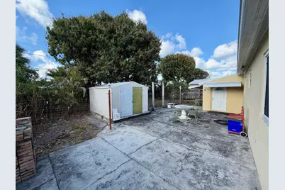 360 Forest Hill Boulevard, West Palm Beach, FL 33405 - Photo 17