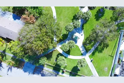 324 S Chillingworth Drive, West Palm Beach, FL 33409 - Photo 11