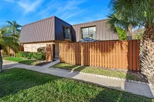 5720 SE Windsong Ln, Stuart, FL 34997 - Photo 23