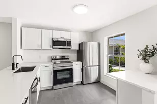 551 Covered Bridge Blvd, Lake Worth, FL 33467 - Photo 5