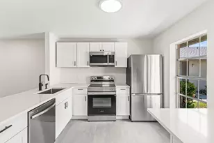 551 Covered Bridge Blvd, Lake Worth, FL 33467 - Photo 9