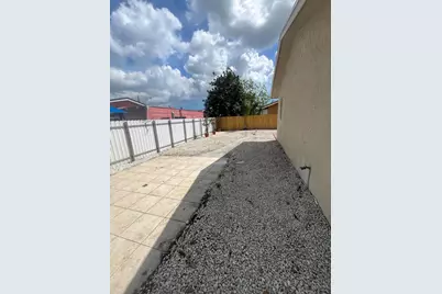 2747 Summit Boulevard, West Palm Beach, FL 33406 - Photo 11