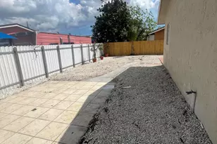 2747 Summit Blvd, West Palm Beach, FL 33406 - Photo 11