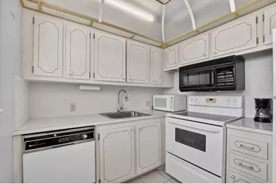 116 Preston C, Boca Raton, FL 33434 - Photo 13