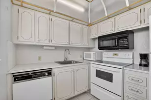 116 Preston C, Boca Raton, FL 33434 - Photo 13