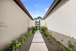 4 Ironwood Way N, Palm Beach Gardens, FL 33418 - Photo 3