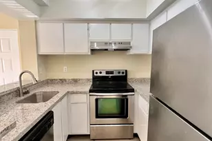 752 Executive Center Dr, West Palm Beach, FL 33401 - Photo 1