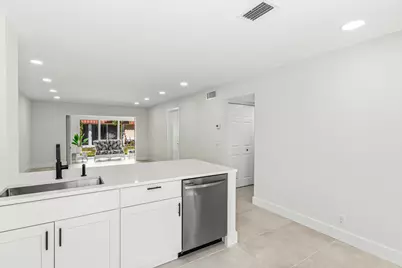 733 Nantucket Circle, Lake Worth, FL 33467 - Photo 5