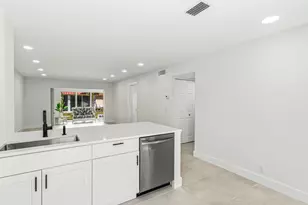 733 Nantucket Cir, Lake Worth, FL 33467 - Photo 5