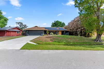 1119 SE Cambridge Drive, Port Saint Lucie, FL 34952 - Photo 1