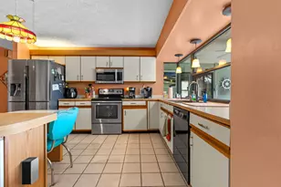 1119 SE Cambridge Dr, Port Saint Lucie, FL 34952 - Photo 5