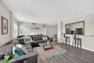 2555 NE 11th St, Fort Lauderdale, FL 33304 - Photo 3