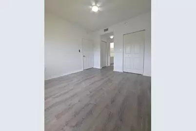 2805 Veronia Drive #204, Palm Beach Gardens, FL 33410 - Photo 5