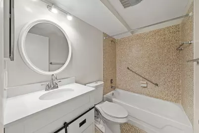 932 Flanders T, Delray Beach, FL 33484 - Photo 11