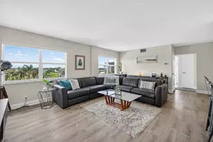 2555 NE 11th St, Fort Lauderdale, FL 33304 - Photo 1